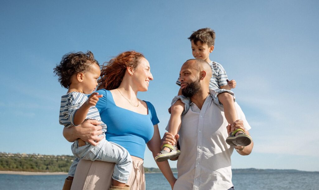 candid seattle family photographer