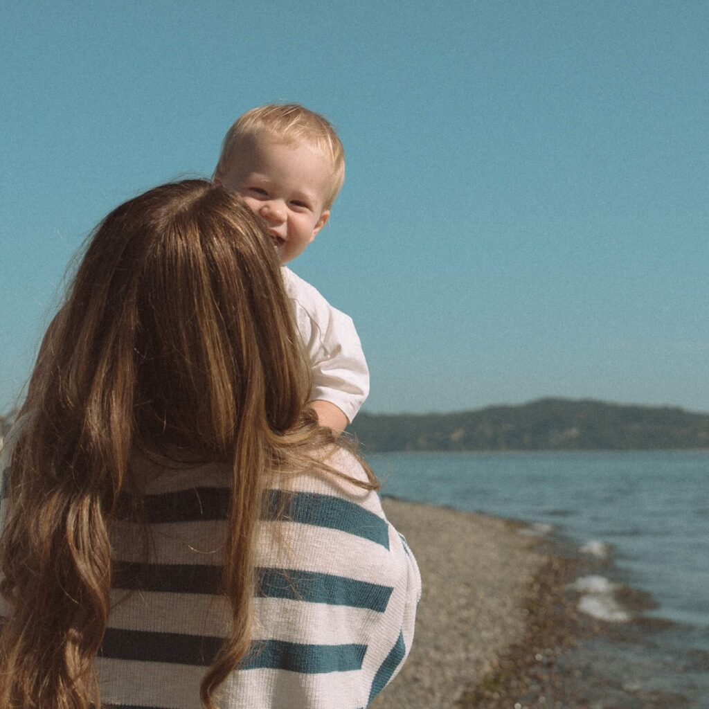 candid family beach photos