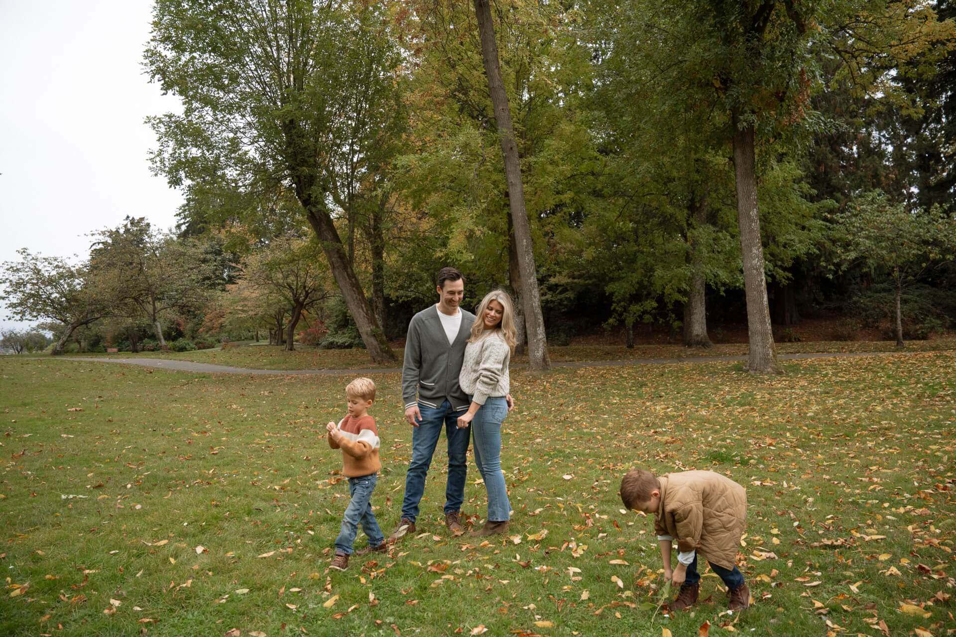 booking fall family photos