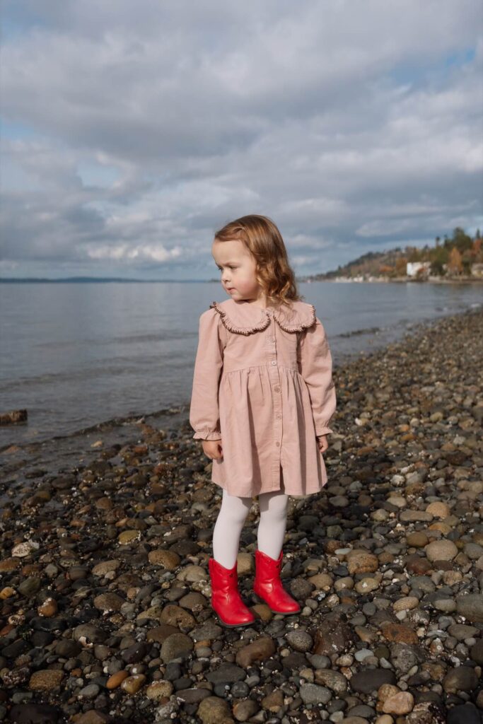 candid kid portrait in seattle