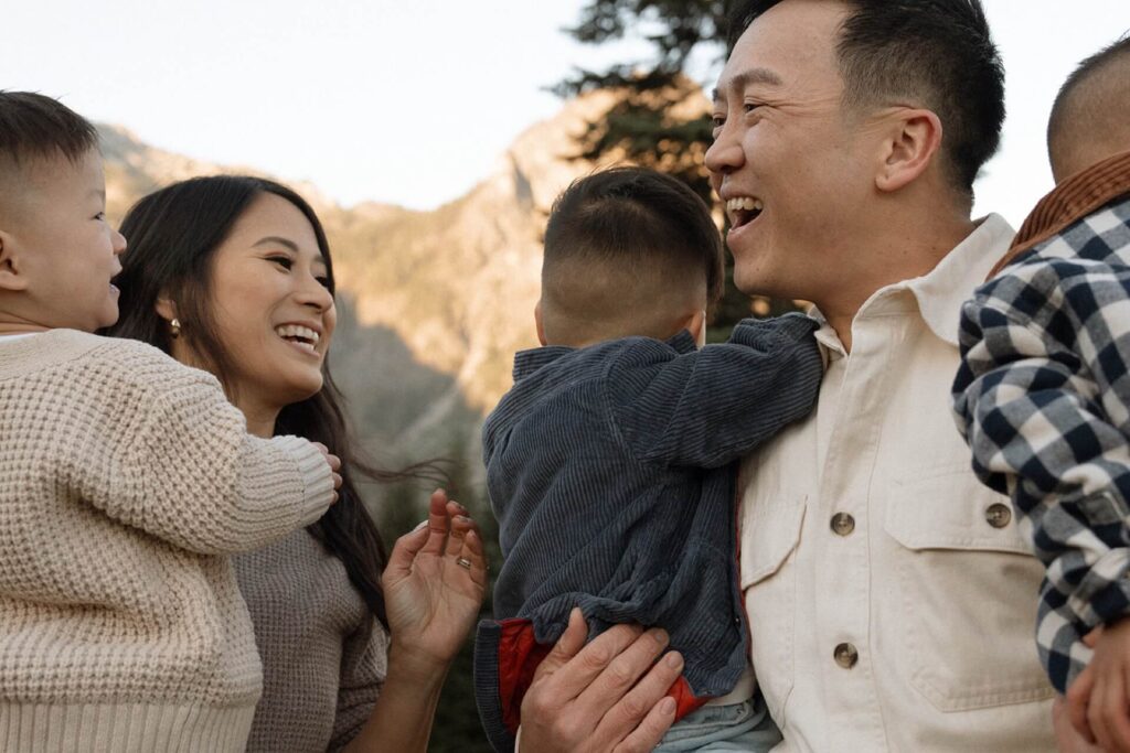 fall family photoshoot in snoqualmie