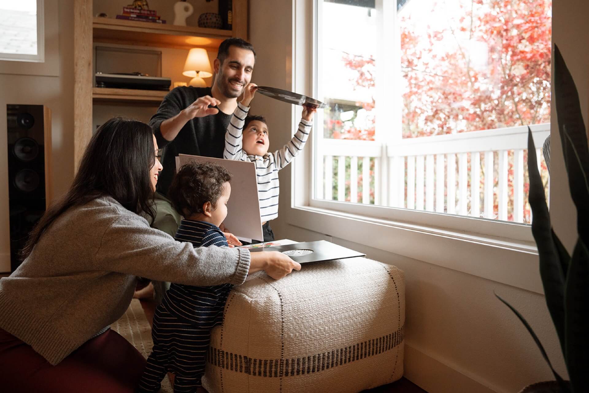 candid family photos in seattle home