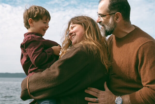 candid family photos in irvine